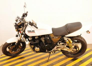 Yamaha-XJR