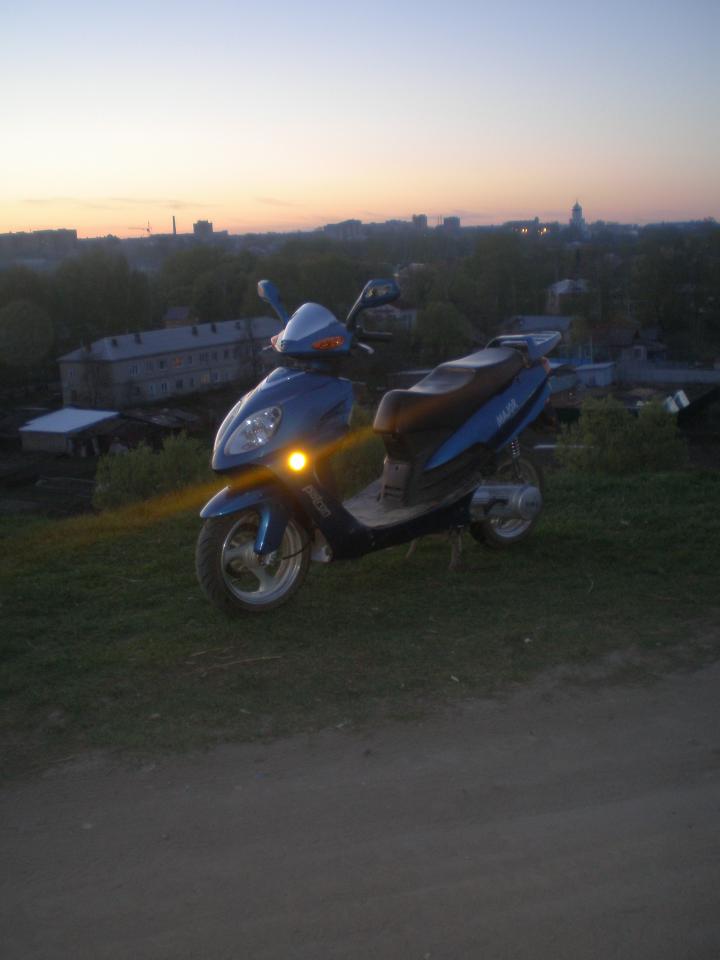 мотоцикл Patron - Major - MAJOR"ik на фоне города :)