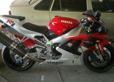 мотоцикл Yamaha - R1