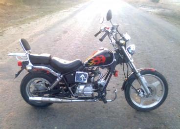 мотоцикл Harley - Custom