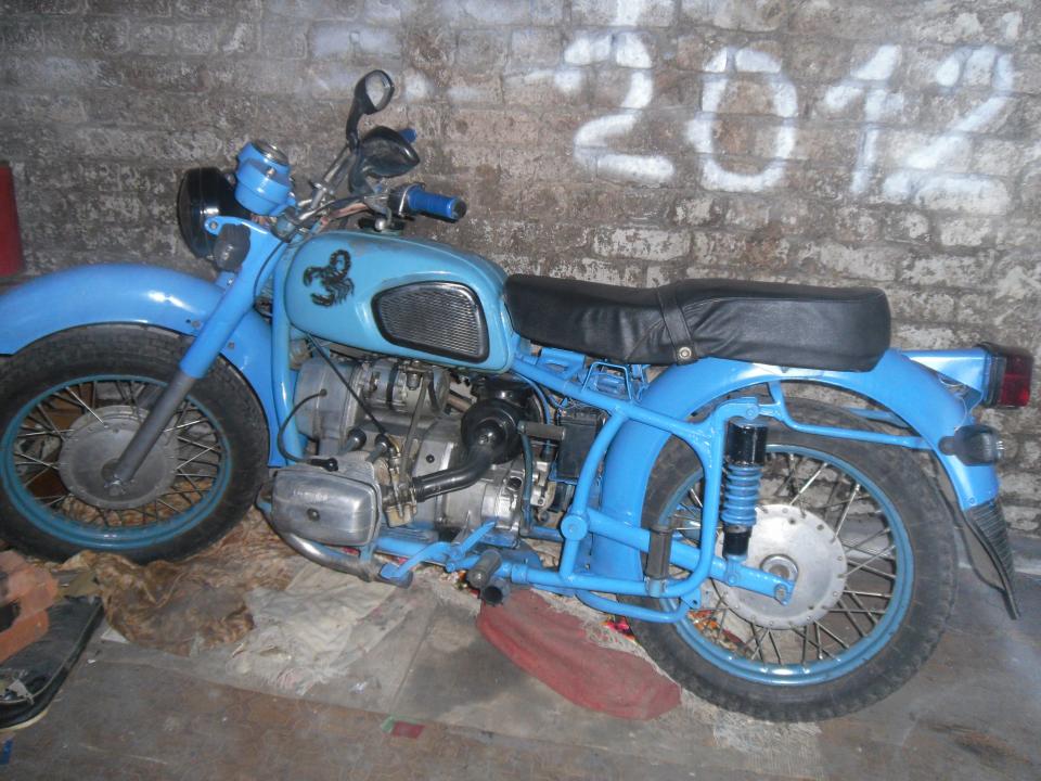 мотоцикл Днепр - 11 - почти докрасил)))