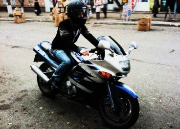 мотоцикл Kawasaki - ZZR